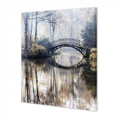 PUENTE ANTIGUO EN OTOÑO